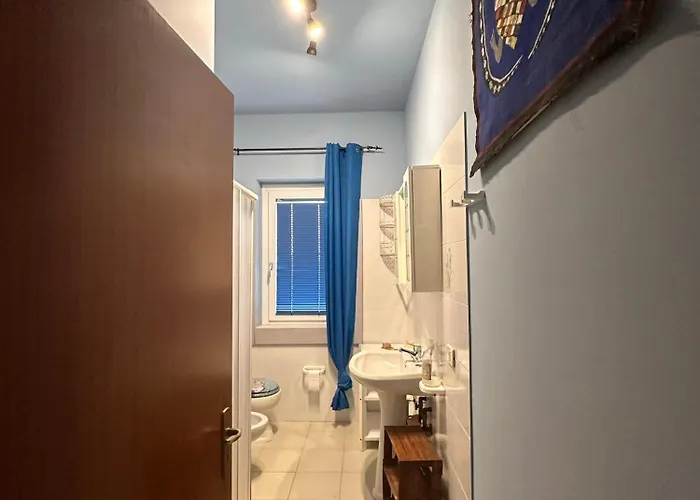Shiva Apartment *
